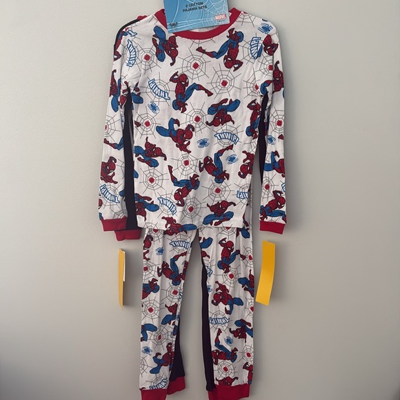 NWT Marvel Spiderman 2 cotton pajamas set.  Size 10. - Picture 2 of 6